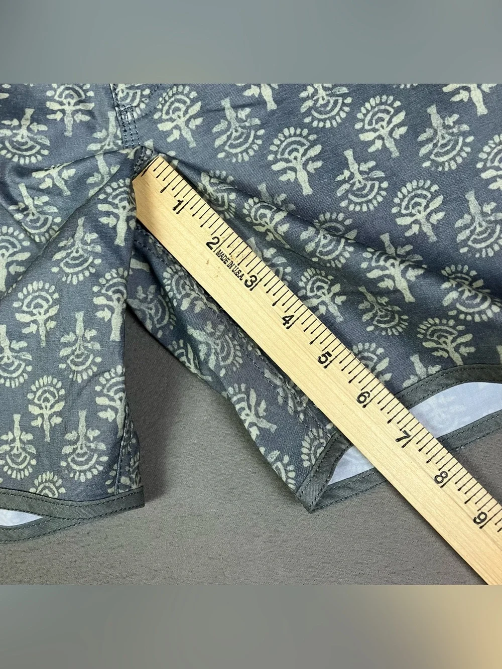 RVCA Freeport Trunks Men’s Size Green Grey Floral 16 Board Shorts NWT!